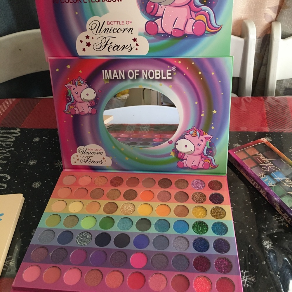 Multicolor palette